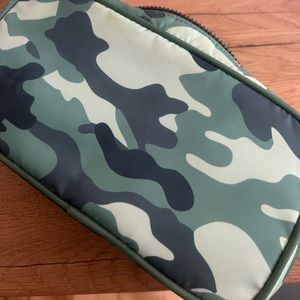 Stoney Clover Lane toiletry bag